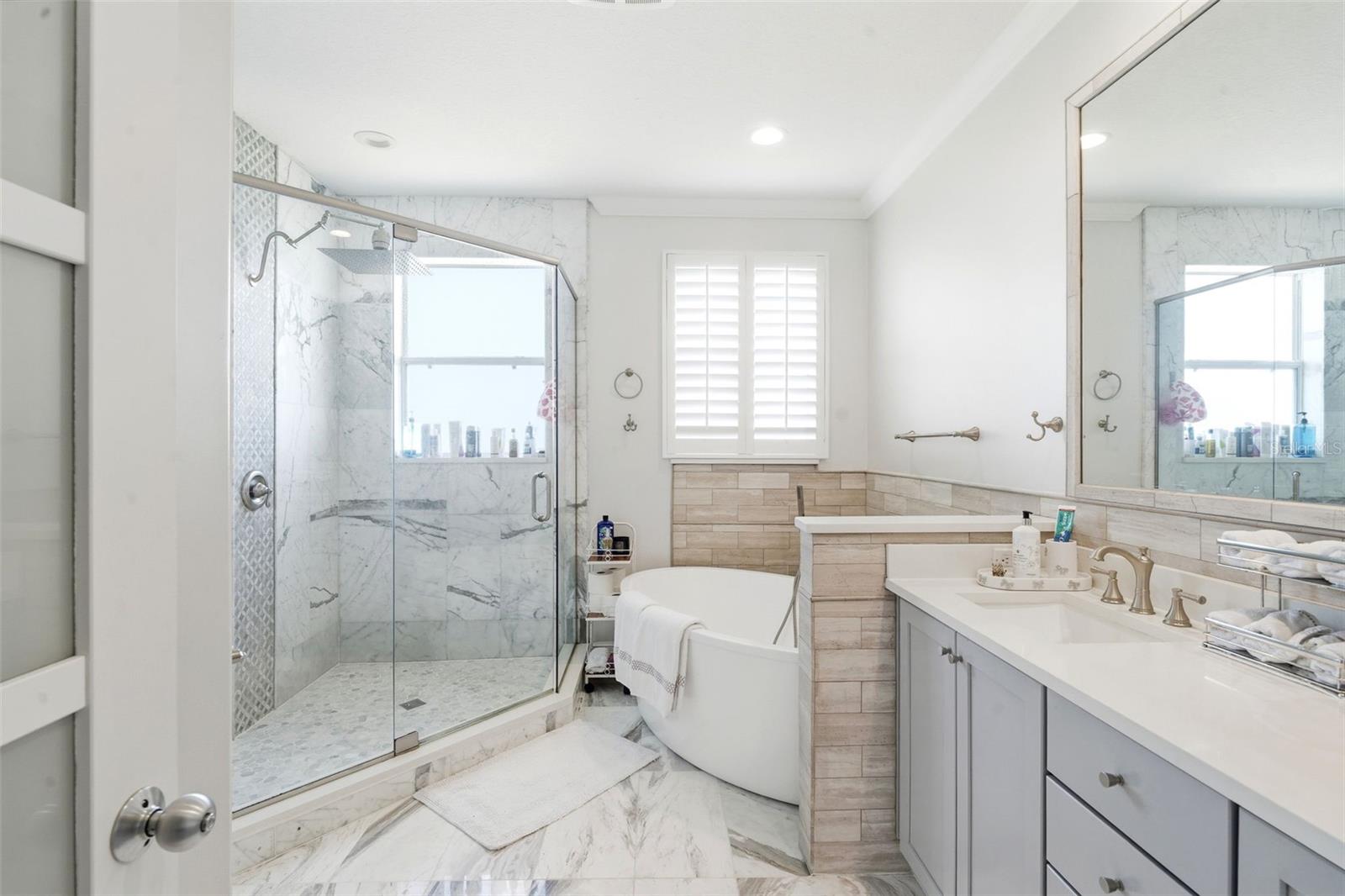 VIZCAYA HEIGHTS CONDO - Residential