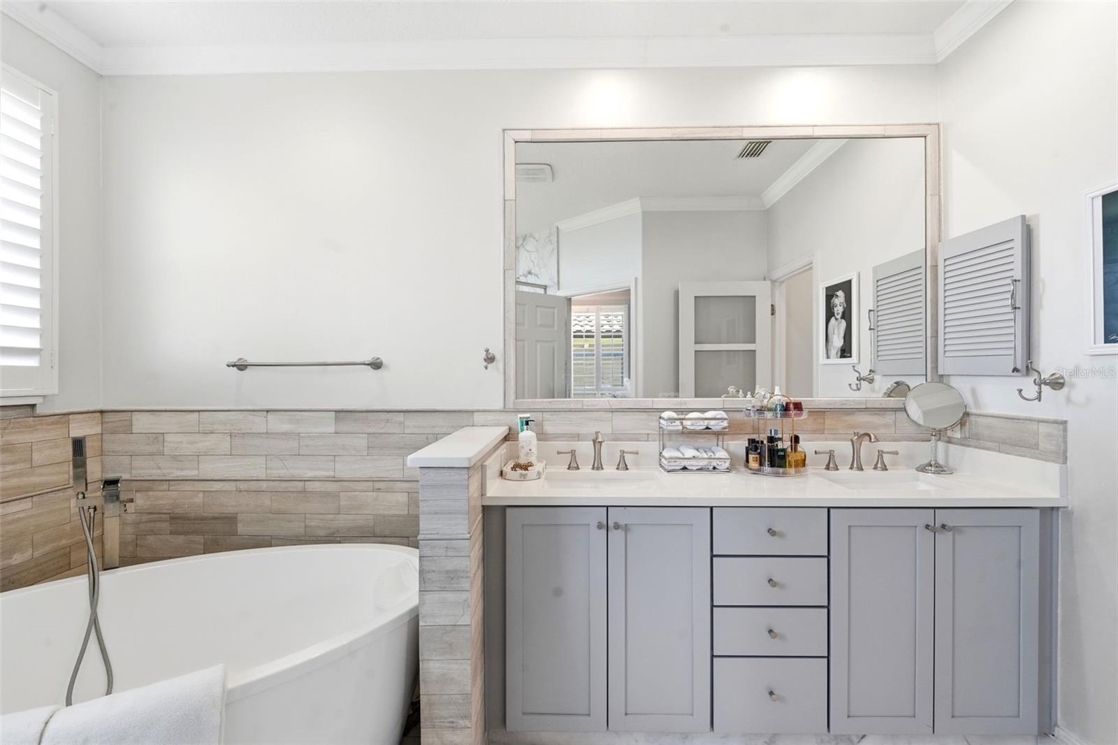 VIZCAYA HEIGHTS CONDO - Residential
