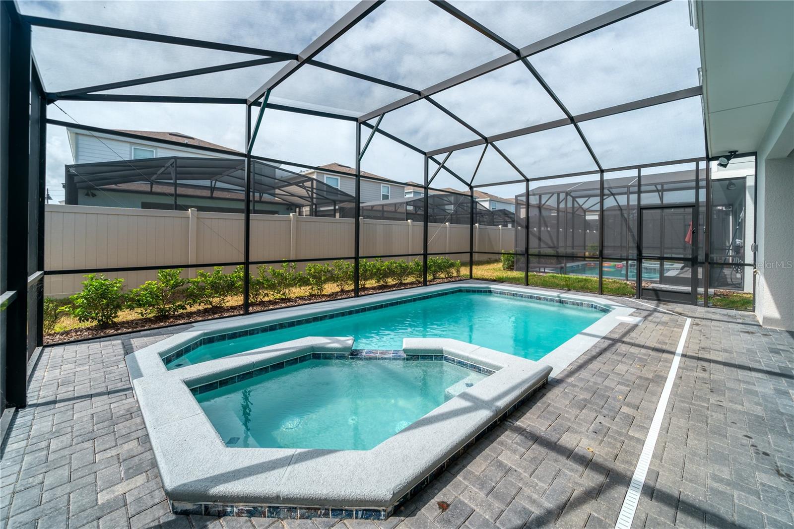 WINDSOR ISLAND RESIDENCE PH 2A - Residential