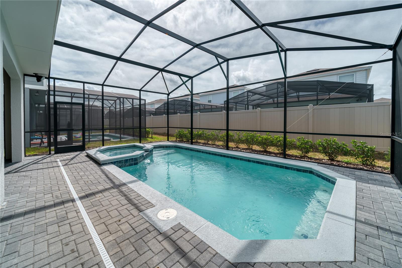 WINDSOR ISLAND RESIDENCE PH 2A - Residential