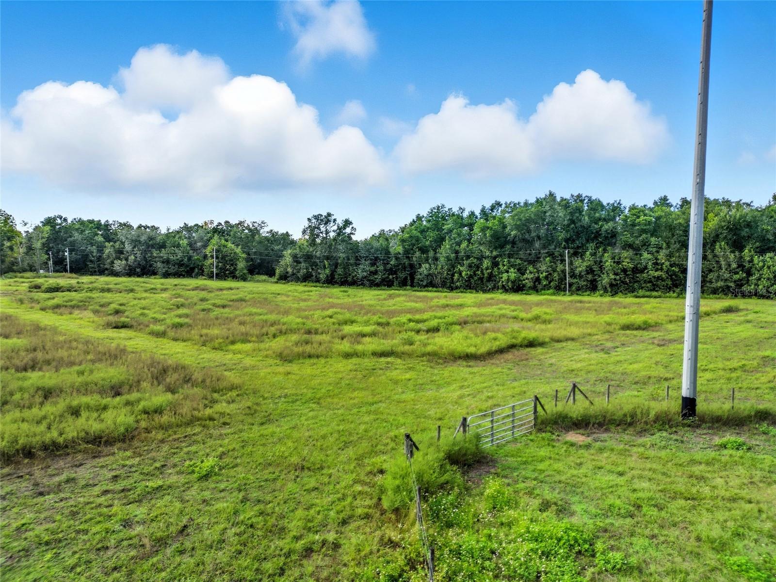 ACREAGE - Land