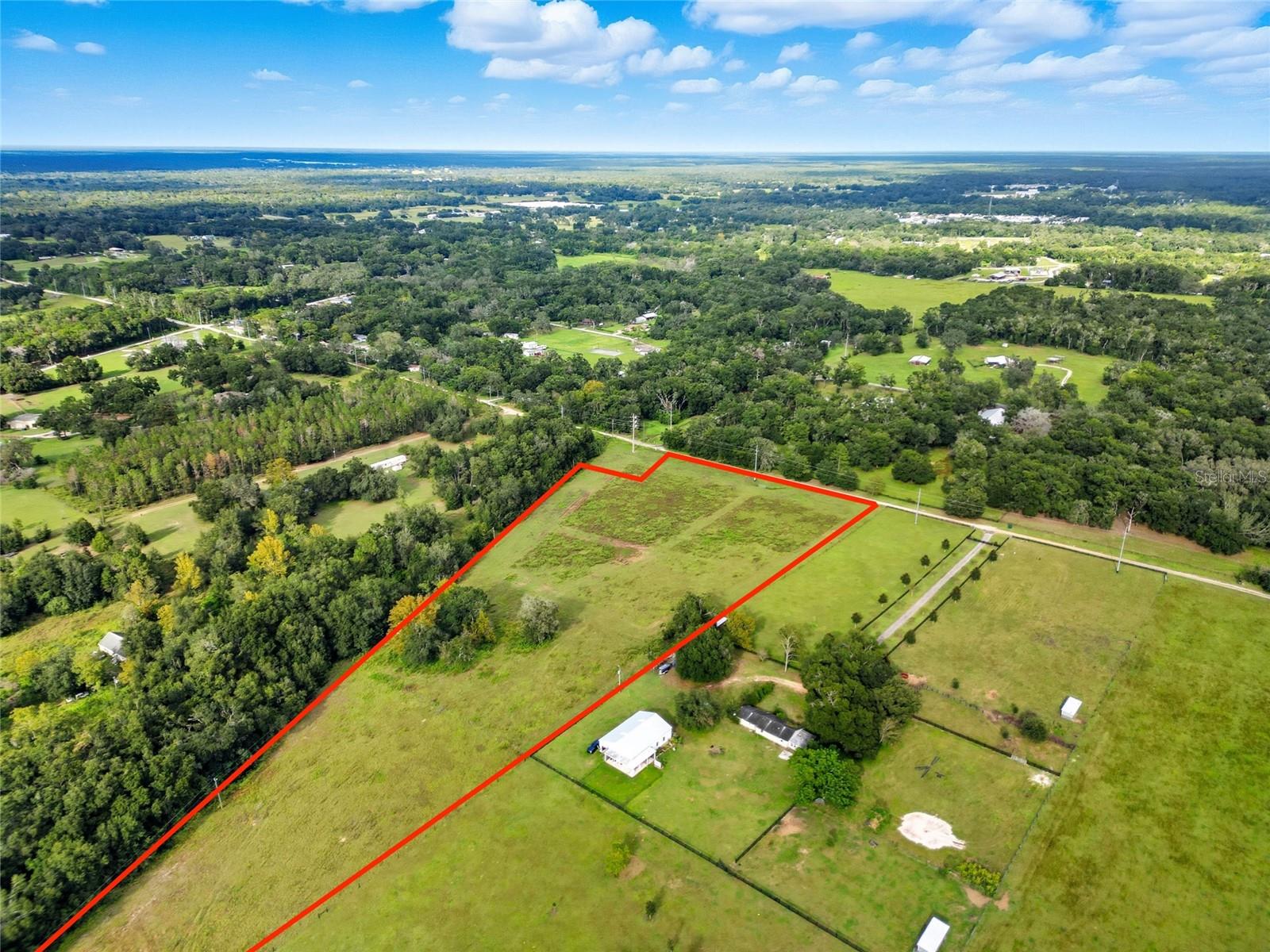 ACREAGE - Land