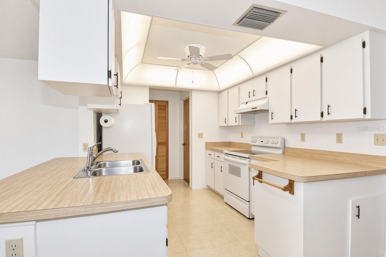 SOUTH VENICE - Residential