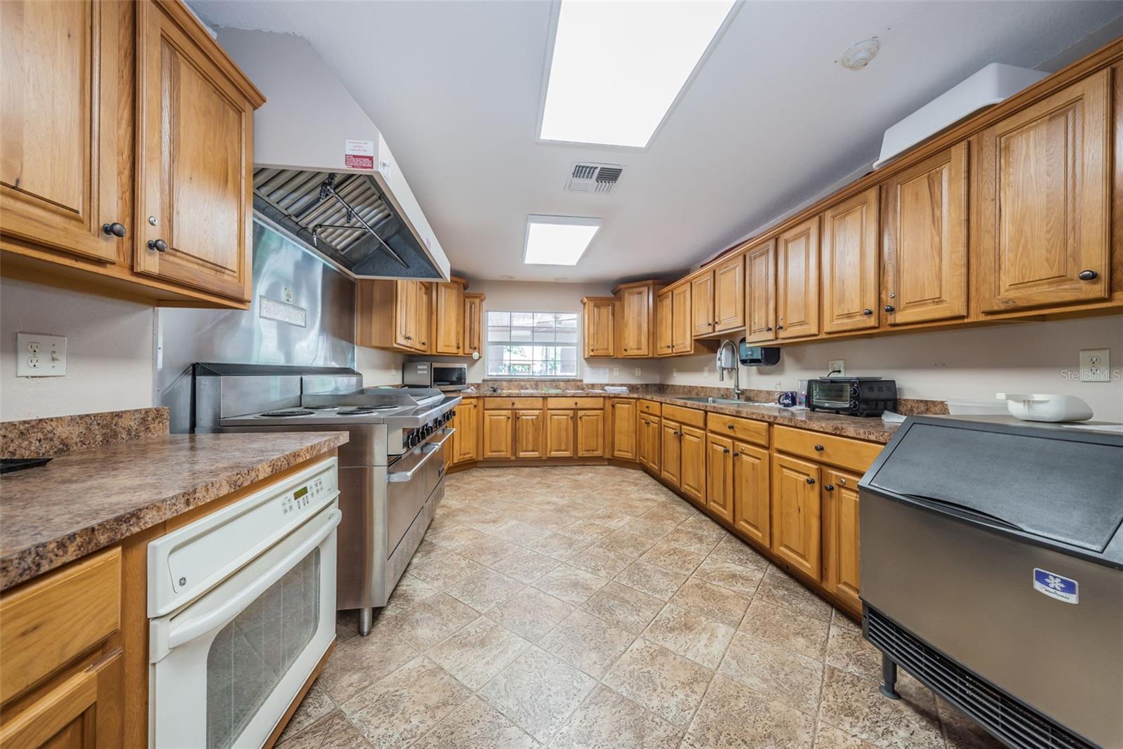 WEDGWOOD VILLAGE CONDO - Residential