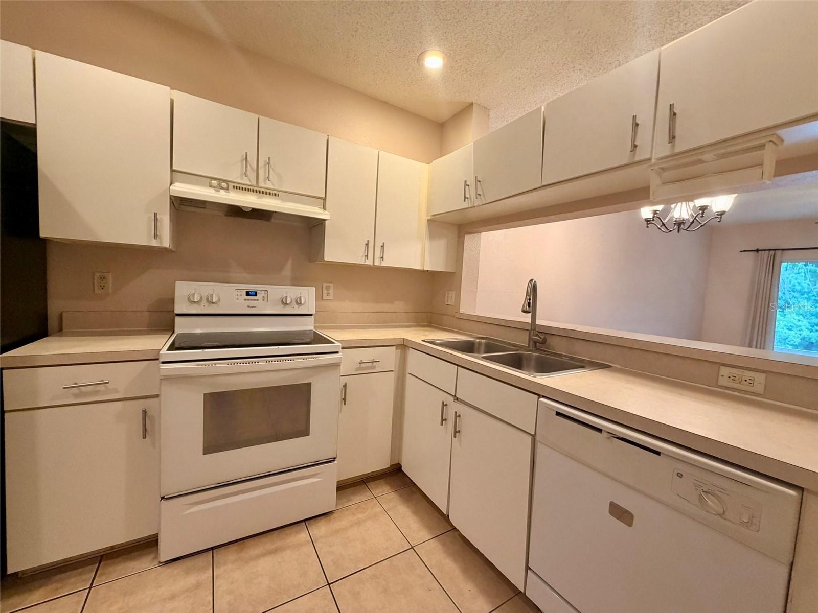 MEADOW POINTE PRCL 14 UNIT 01 - Residential