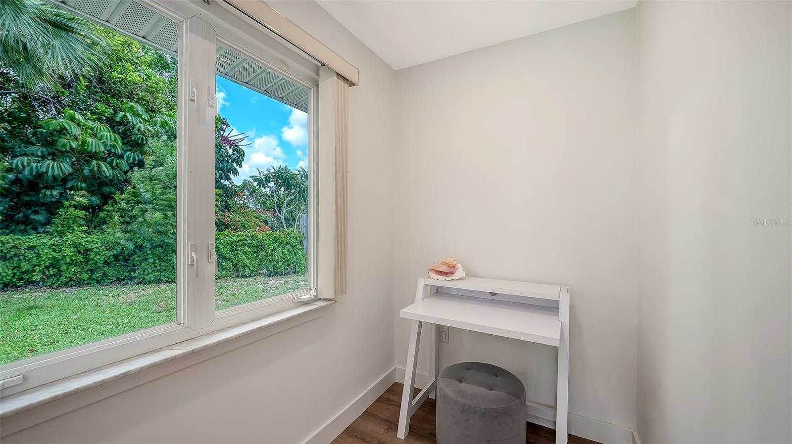 SOUTH GATE - Residential