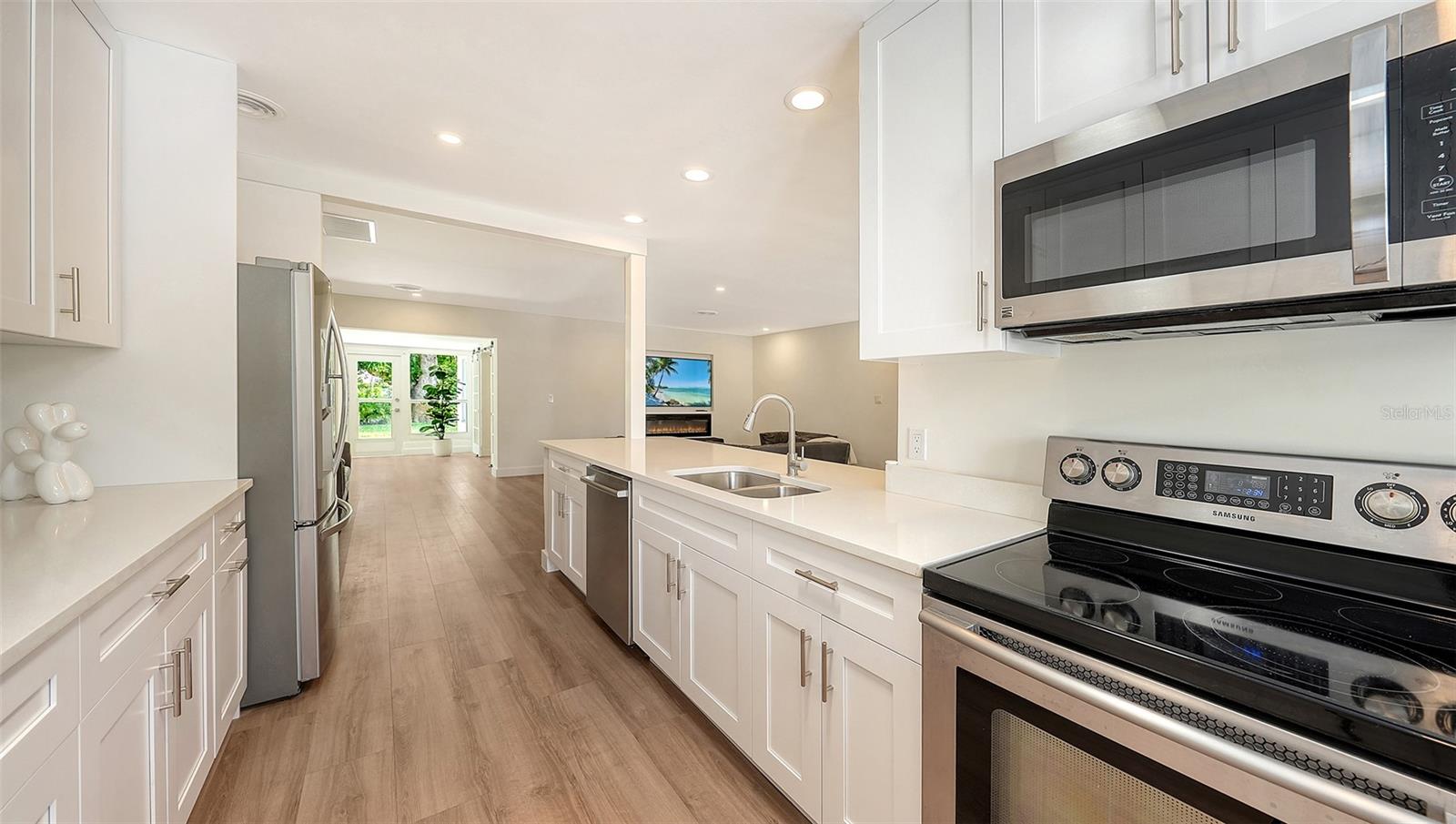 SOUTH GATE - Residential
