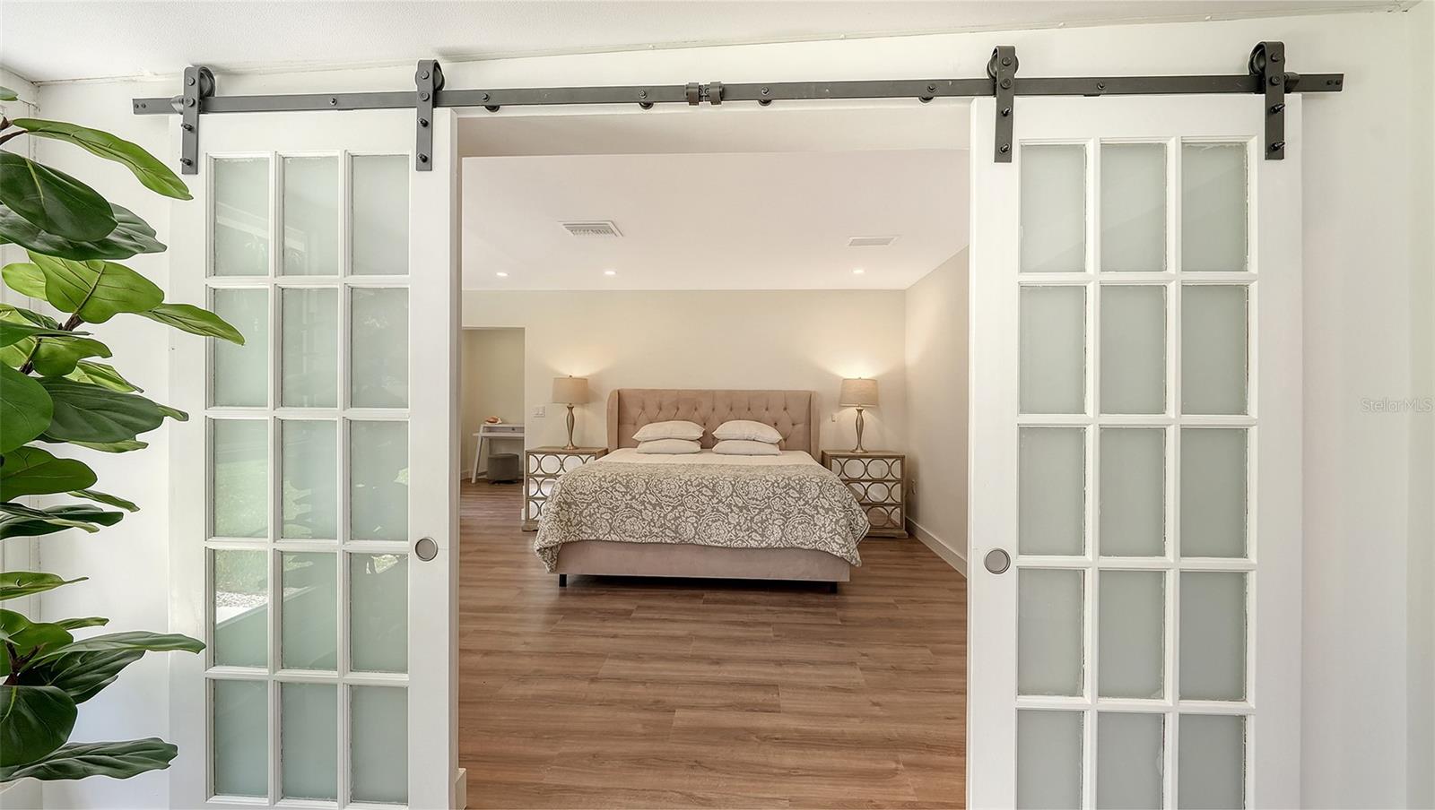 SOUTH GATE - Residential