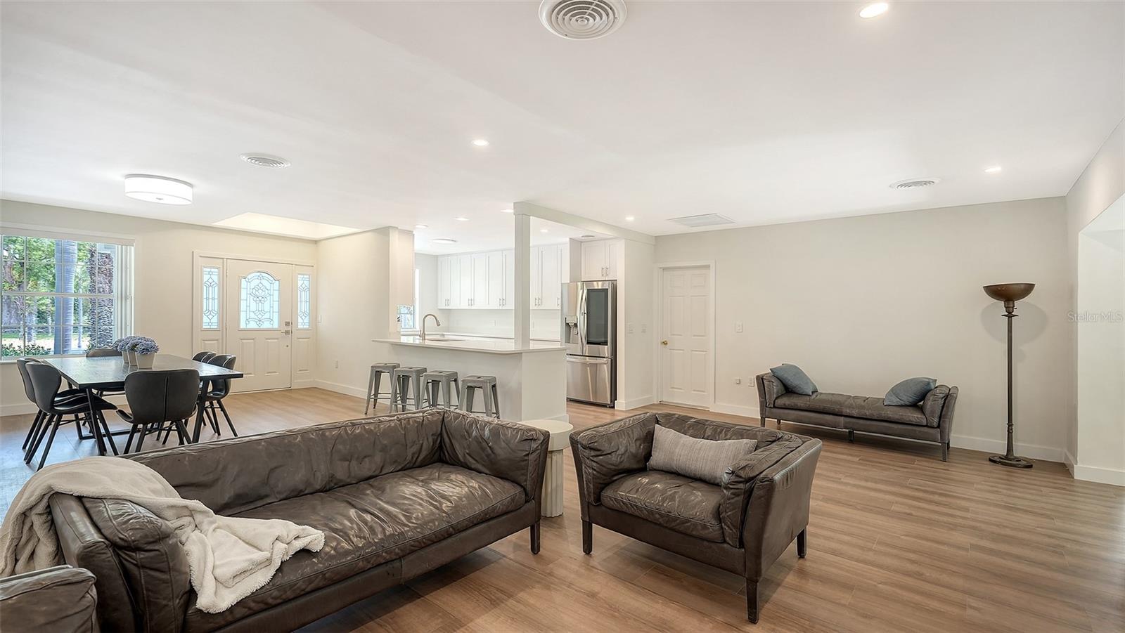SOUTH GATE - Residential