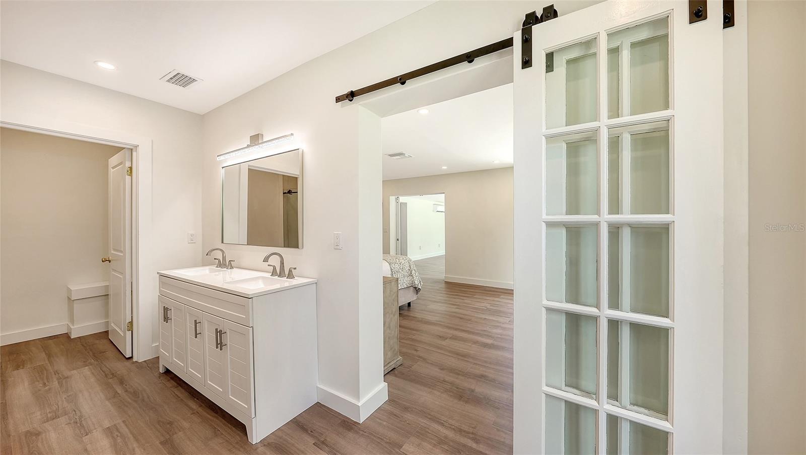 SOUTH GATE - Residential