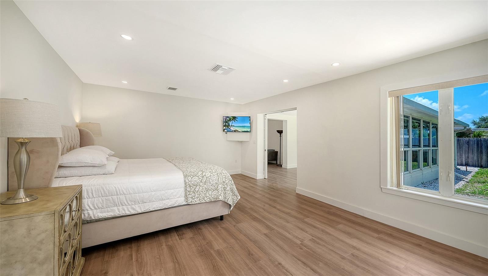 SOUTH GATE - Residential