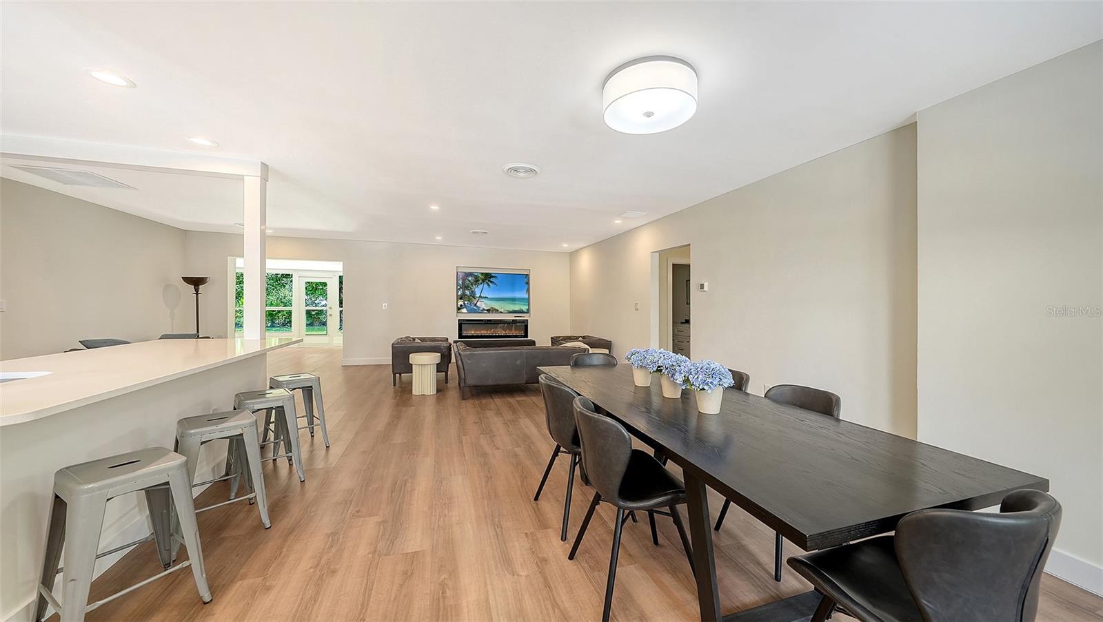 SOUTH GATE - Residential