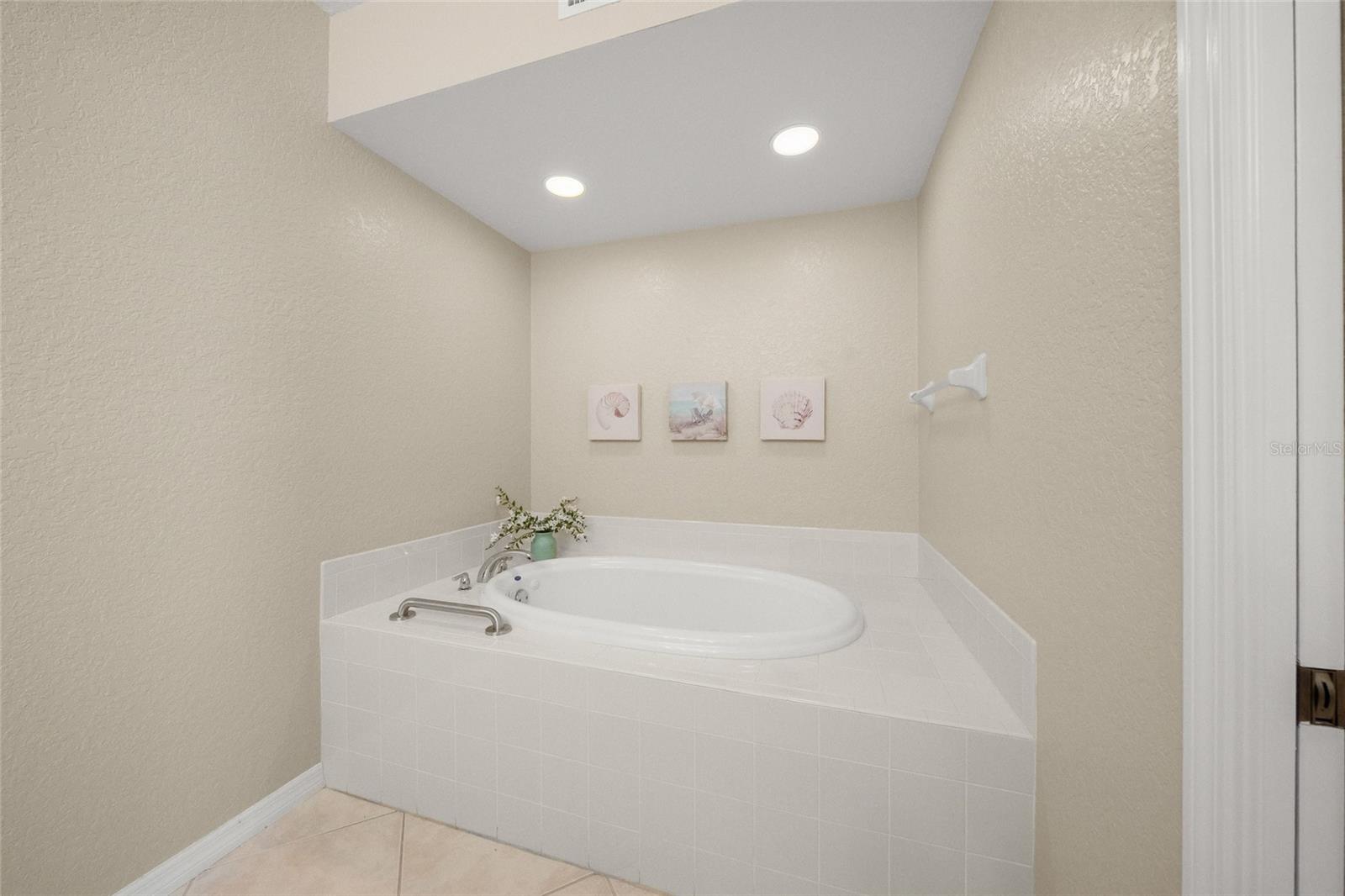 BLACKBURN HARBOR WATERFRONT VI - Residential