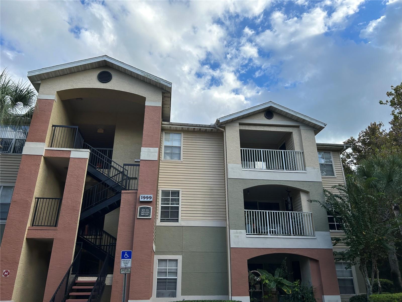 VILLAS AT LAKESIDE A CONDO - Residential