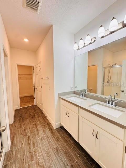 ENCLAVE AT HAWKS CREST - Residential Lease