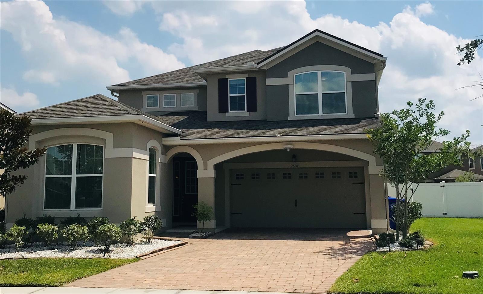 Beautiful 4-bedroom and 3-bathroom home in a gated community with 24-hour security and resort-style amenities, including parks, lakes, a pool with a slide, a fitness center, and a multi-purpose recreation room.
The open-concept floor plan offers a formal dining room, spacious family room, dinette, and a well-appointed kitchen with an island, walk-in pantry, coffee bar area, and 36" cabinets. Upstairs includes a versatile loft, laundry room, and a spacious primary suite with a walk-in closet, dual sinks, a private closet, and a walk-in shower. Convenient location: close to school, the Loop, restaurant, supermarket, and close to 192 and Oceola Parkway