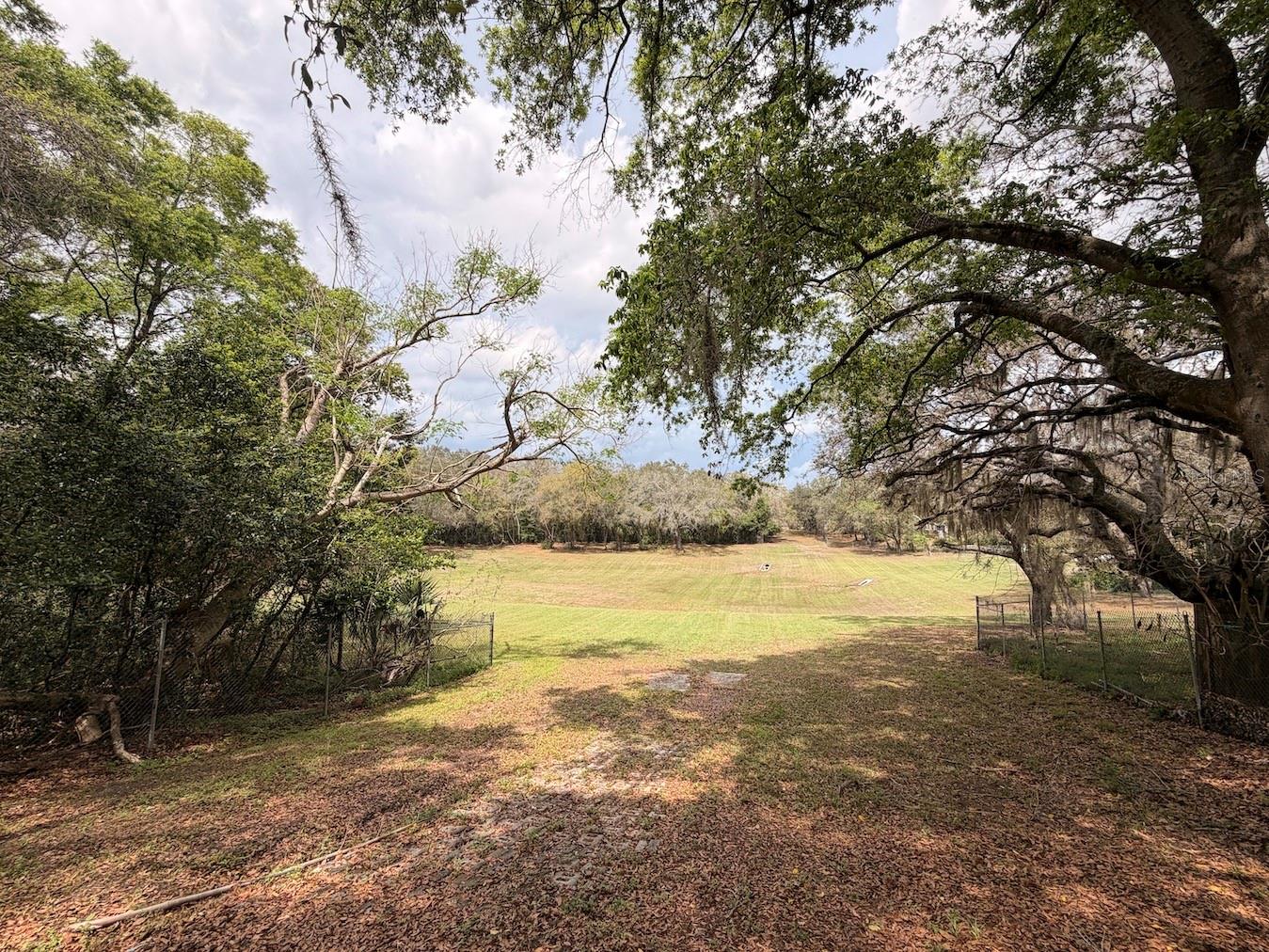 CRESCENT HILLS - Land