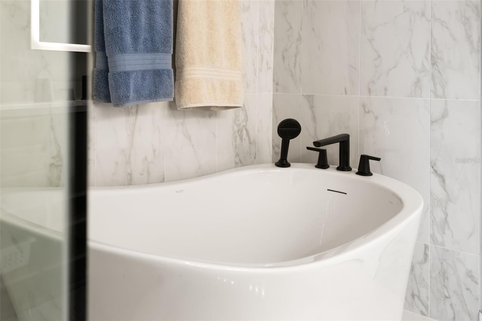 SKYPOINT A CONDO - Residential