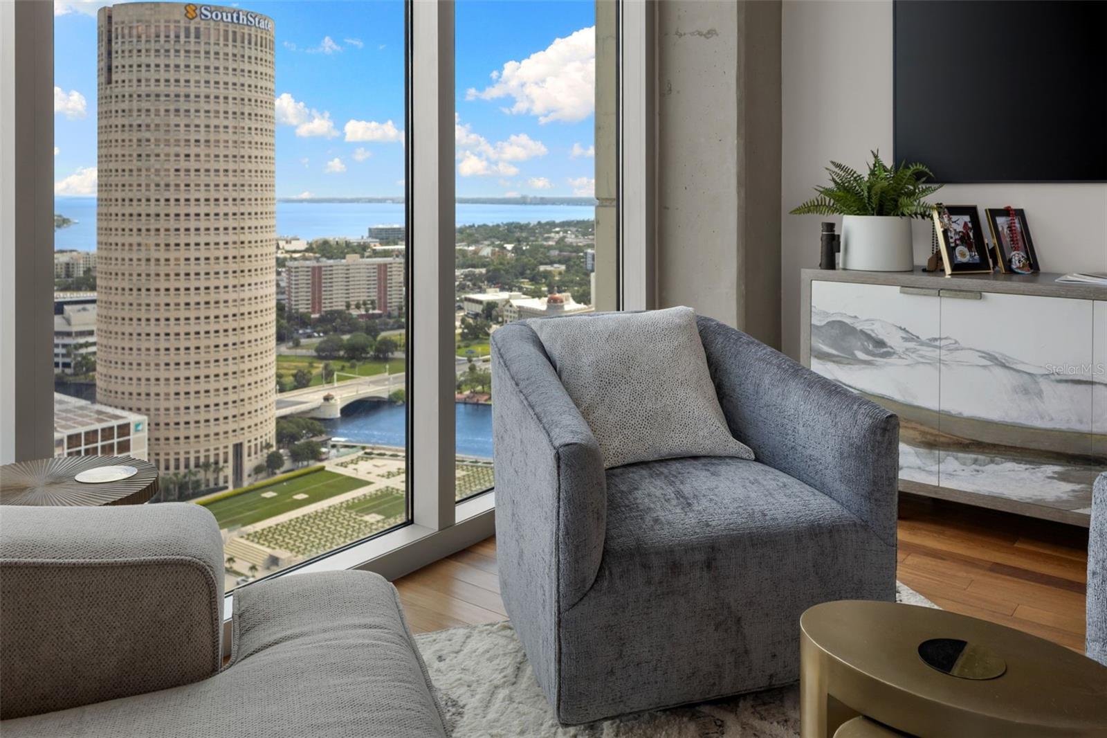 SKYPOINT A CONDO - Residential