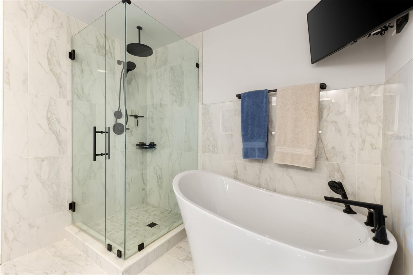 SKYPOINT A CONDO - Residential
