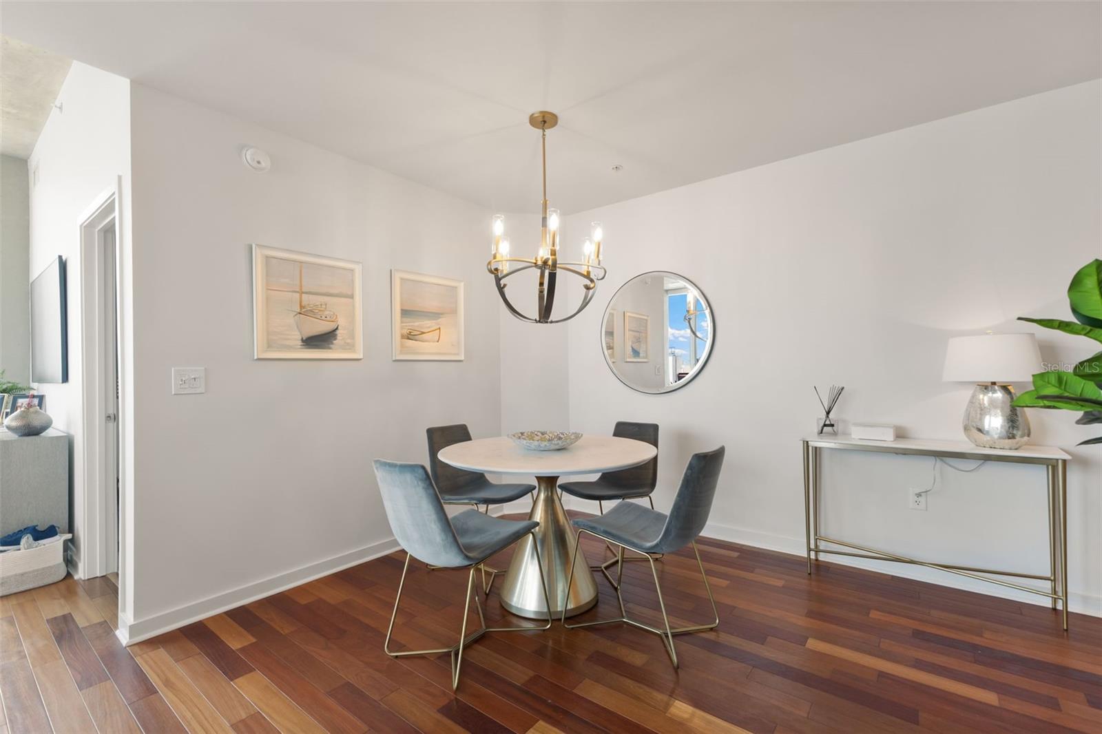 SKYPOINT A CONDO - Residential