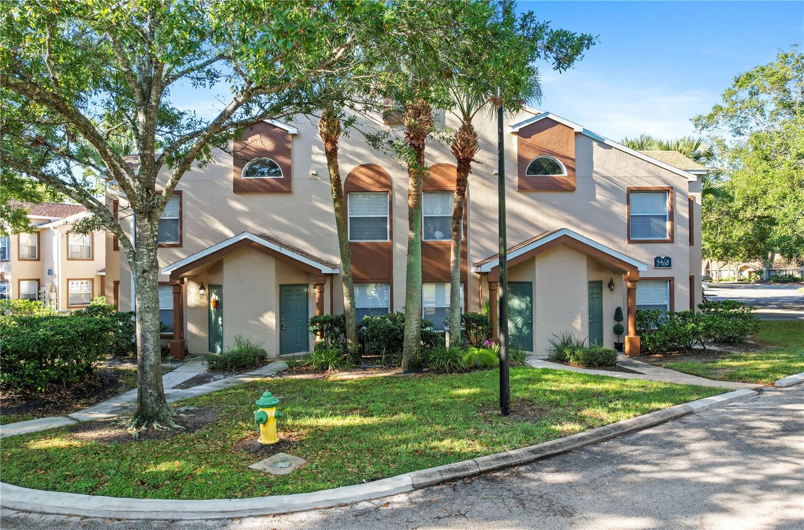 Move-in ready and full of potential, this 1-bedroom, 1-bathroom condo in the Siesta Lago gated community offers a low-maintenance lifestyle just minutes from Downtown Orlando. This two-story unit features neutral finishes, laminate and ceramic tile flooring, and a walk-in closet in the spacious bedroom. Built in 1990, it offers a clean, functional layout ideal for a first-time buyer, downsizer, or investor. The community is packed with resort-style amenities including a pool, clubhouse, tennis courts, dog park, playground, and a fitness center. Assigned parking is included. Conveniently located just a short drive from shopping, restaurants, Orlando International Airport, and everything the city has to offer. This Orlando condo is your key to comfort, convenience, and value in one of the area’s most accessible neighborhoods.