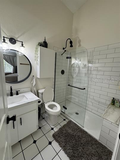 BERKELEY SQUARE - Residential Lease