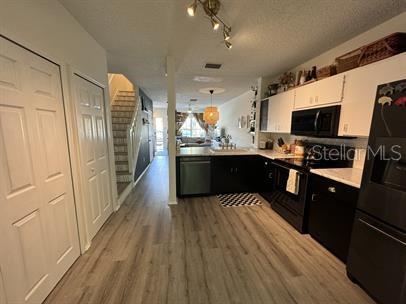BERKELEY SQUARE - Residential Lease