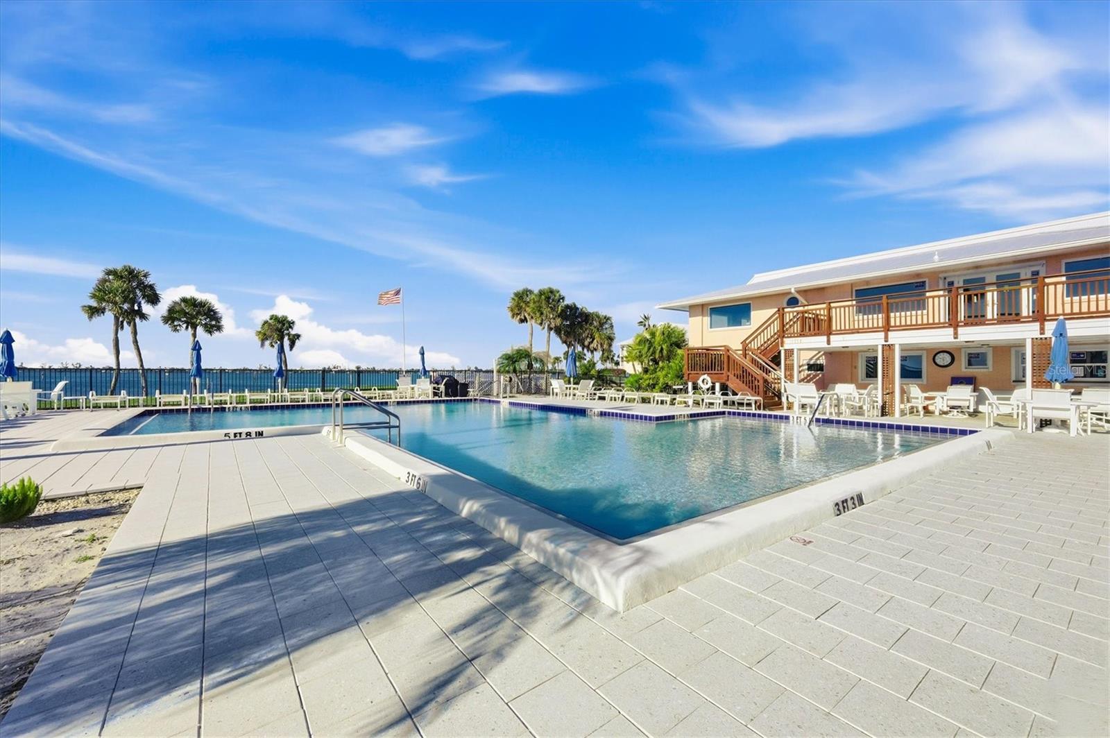 PLACIDA HARBOUR PH 04 BLDG 21 - Residential