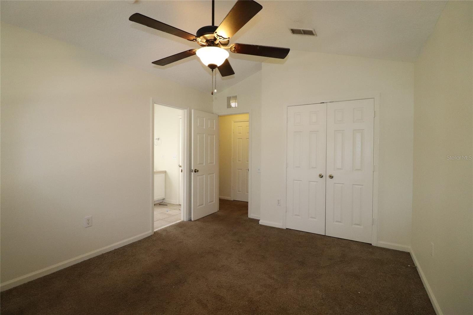 VISTAS AT LAKE HOWELL - Residential Lease