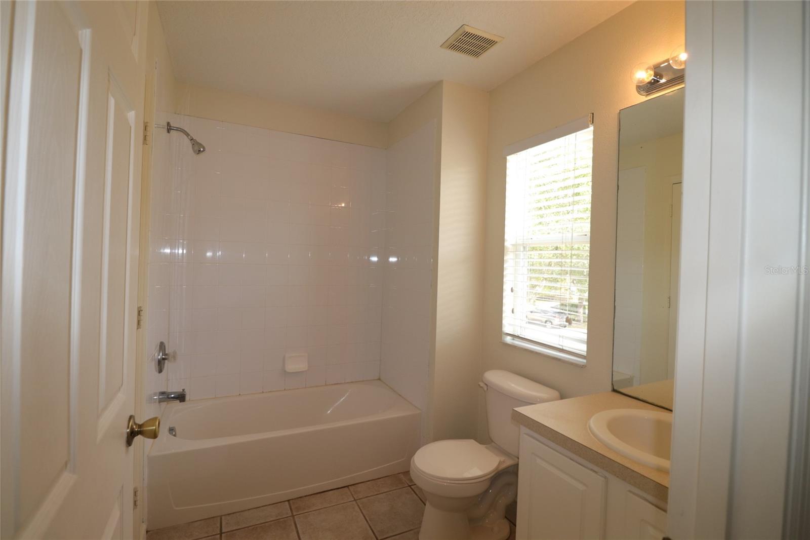 VISTAS AT LAKE HOWELL - Residential Lease