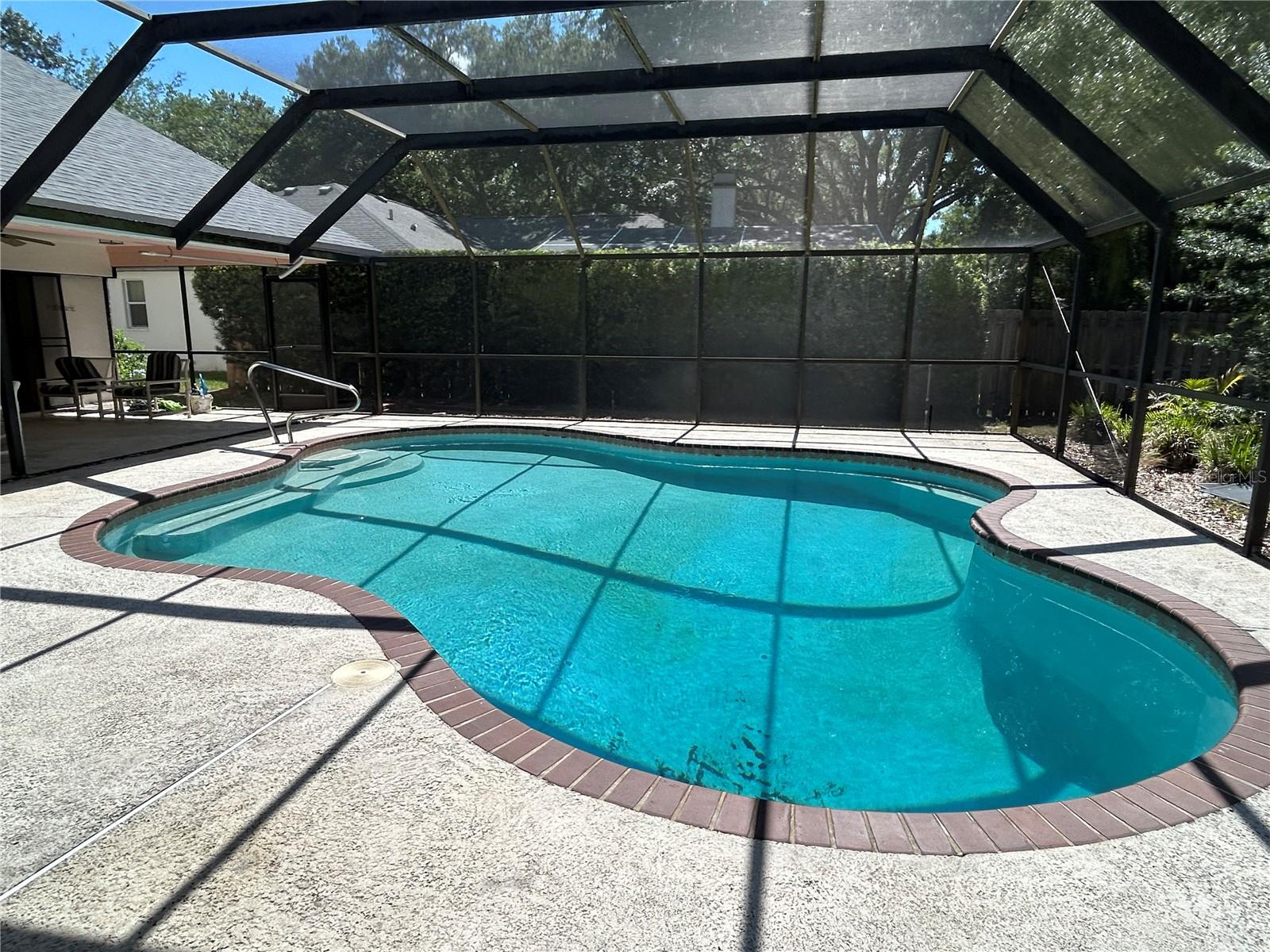 HOUNDS HOLLOW - Residential