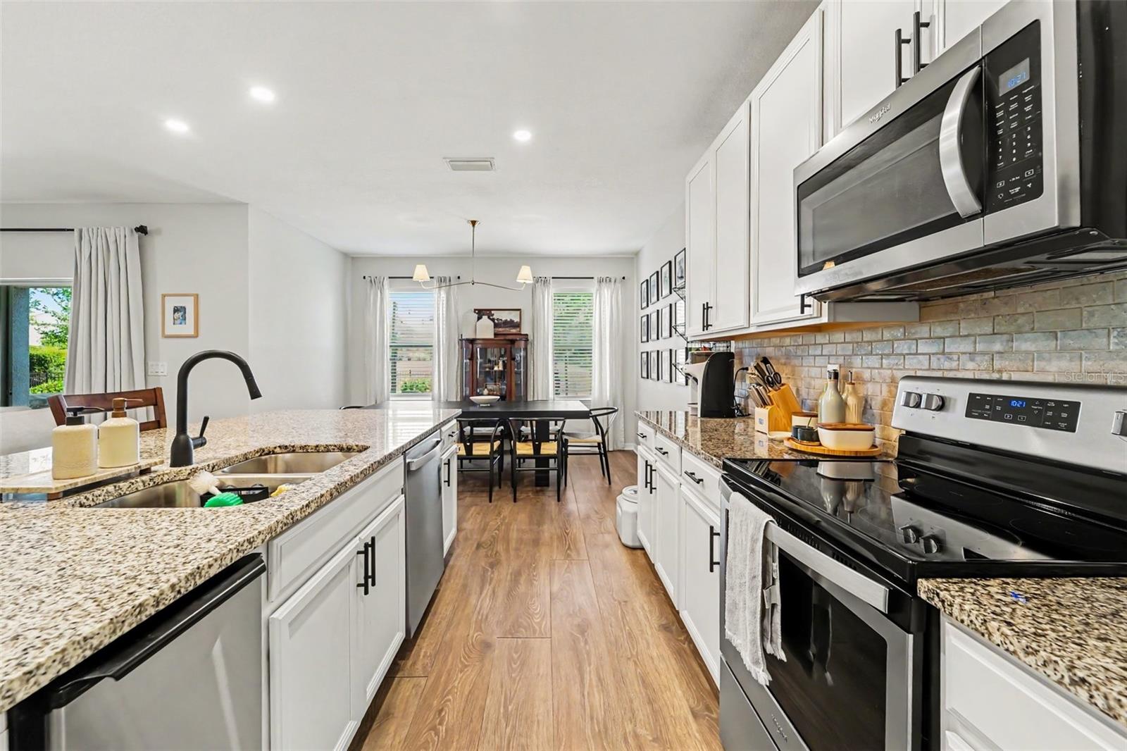 AVALON PARK WEST - Residential
