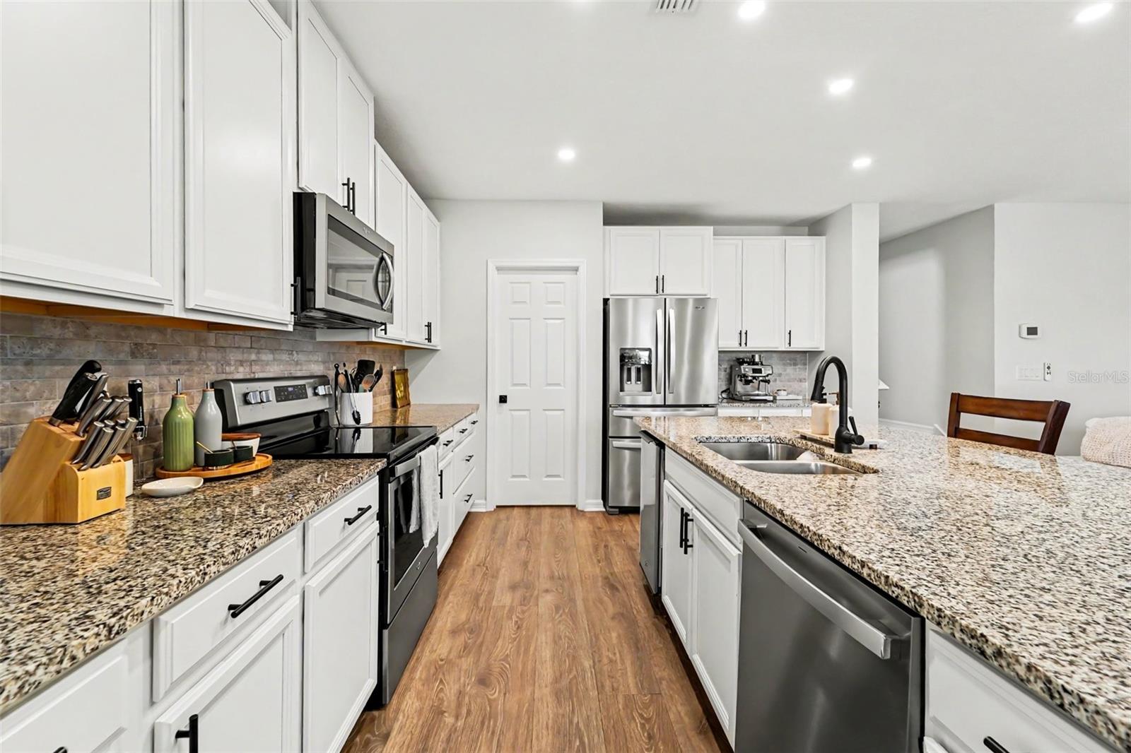AVALON PARK WEST - Residential
