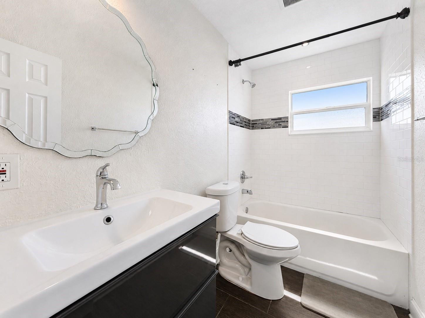 GANDY MANOR ESTATES - Residential Lease
