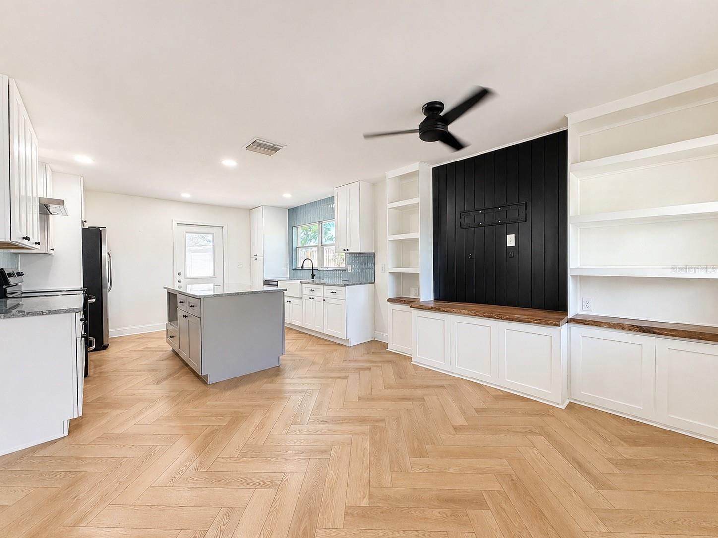GANDY MANOR ESTATES - Residential Lease
