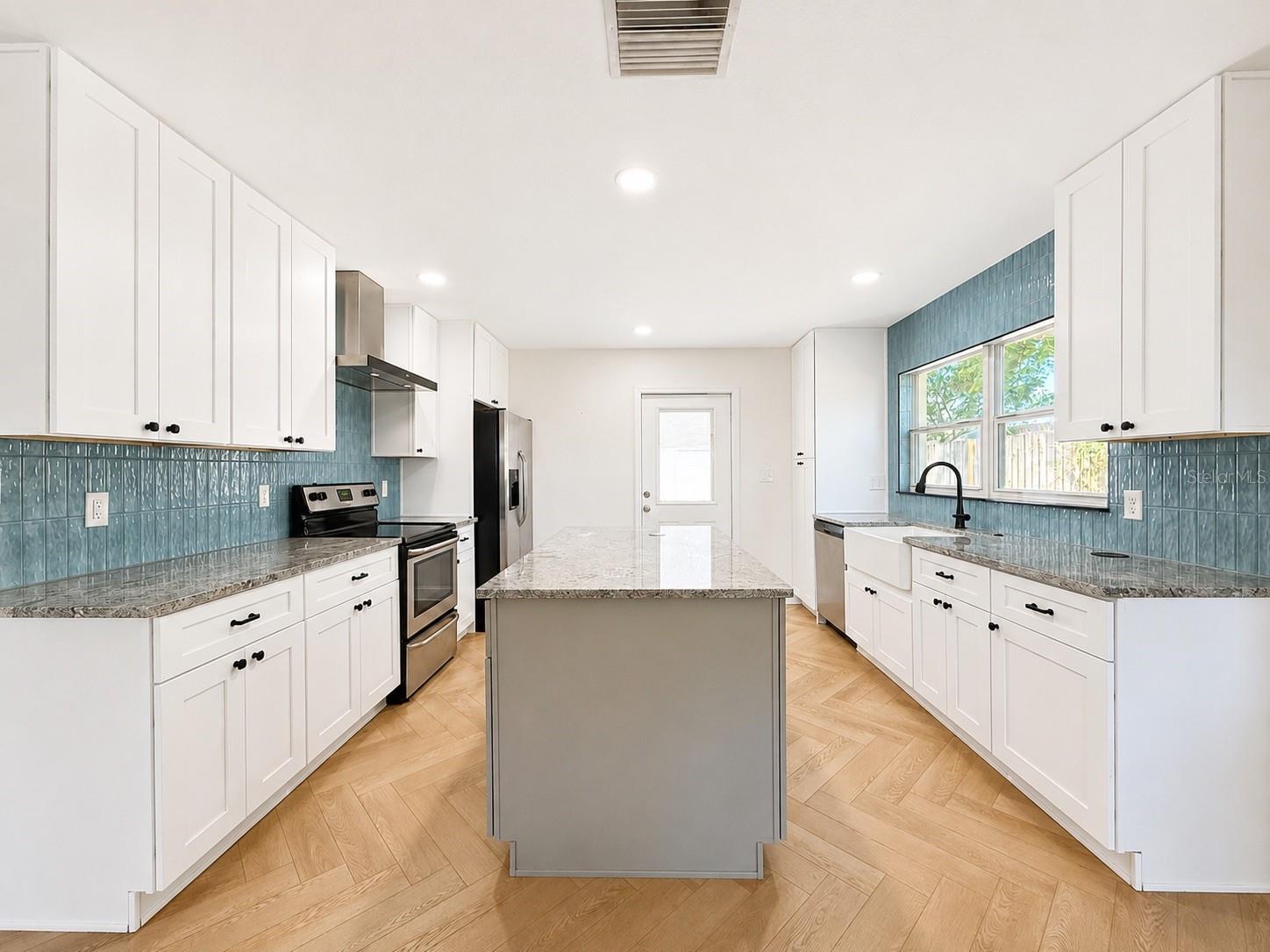GANDY MANOR ESTATES - Residential Lease