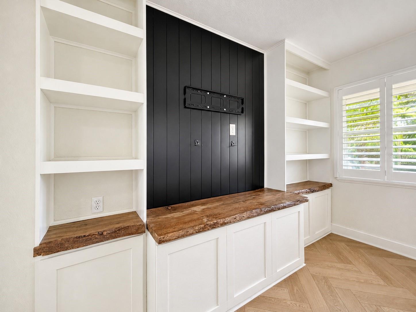 GANDY MANOR ESTATES - Residential Lease