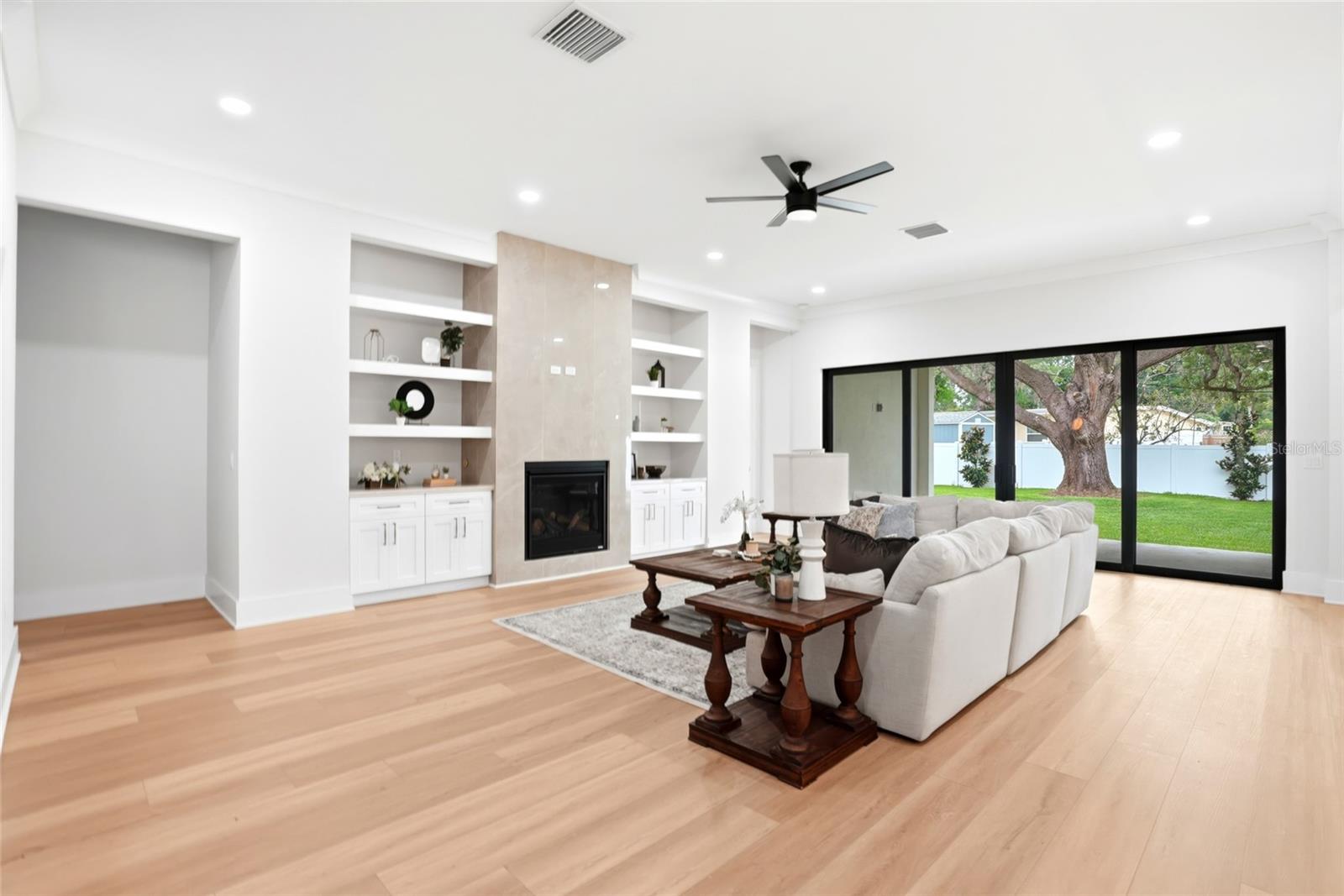DE SOTO ESTATES - Residential