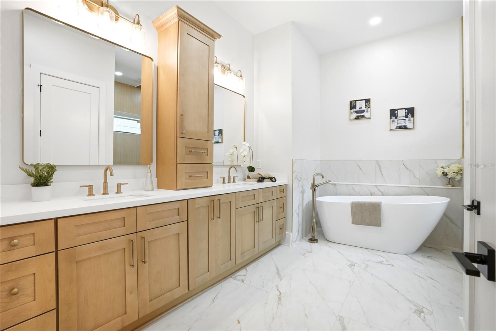 DE SOTO ESTATES - Residential
