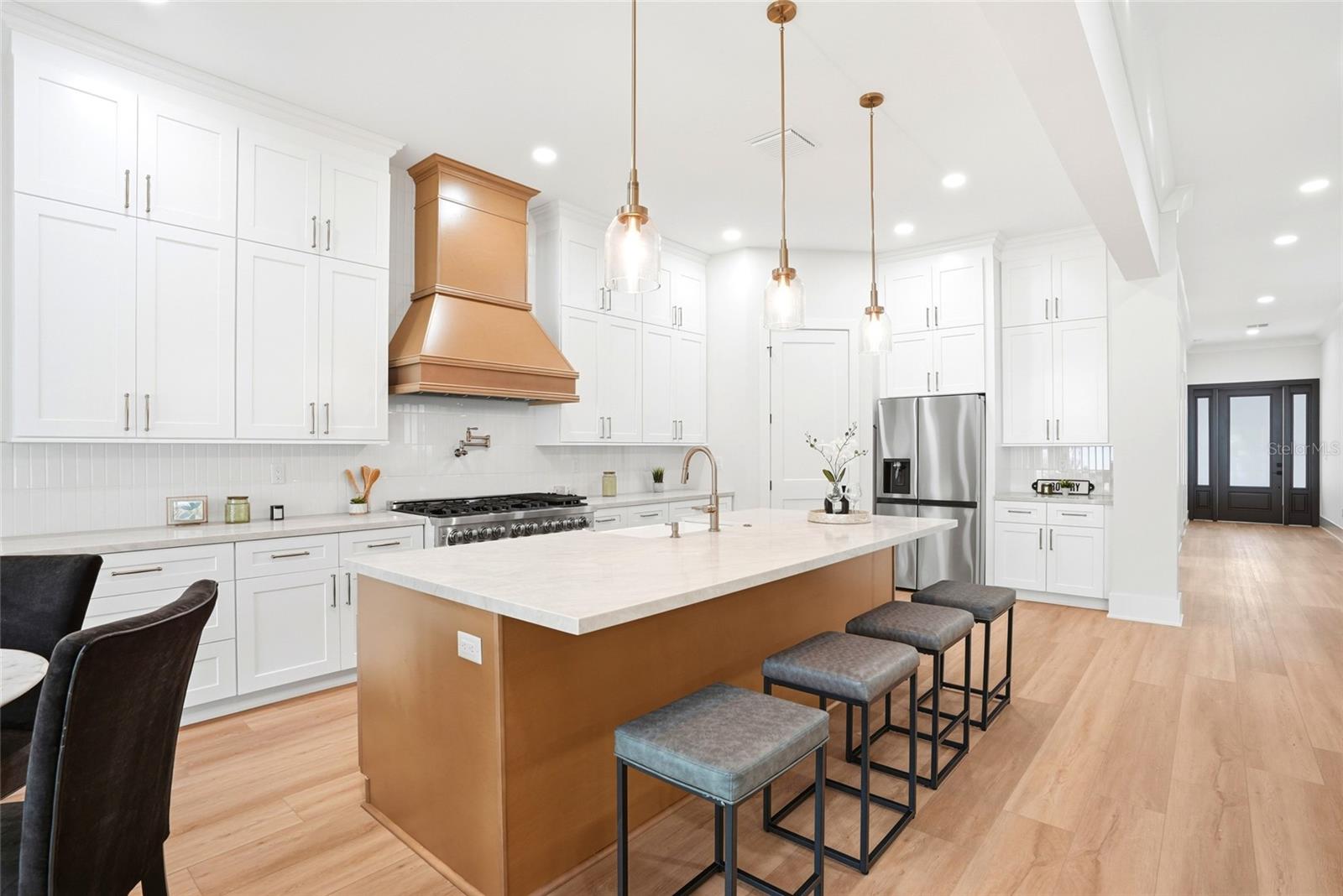 DE SOTO ESTATES - Residential