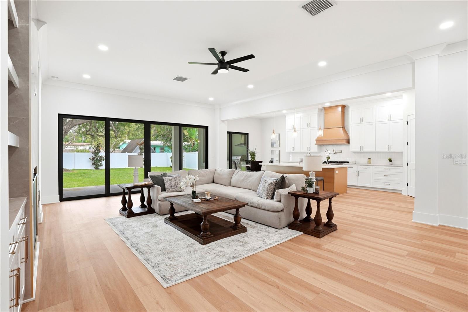 DE SOTO ESTATES - Residential