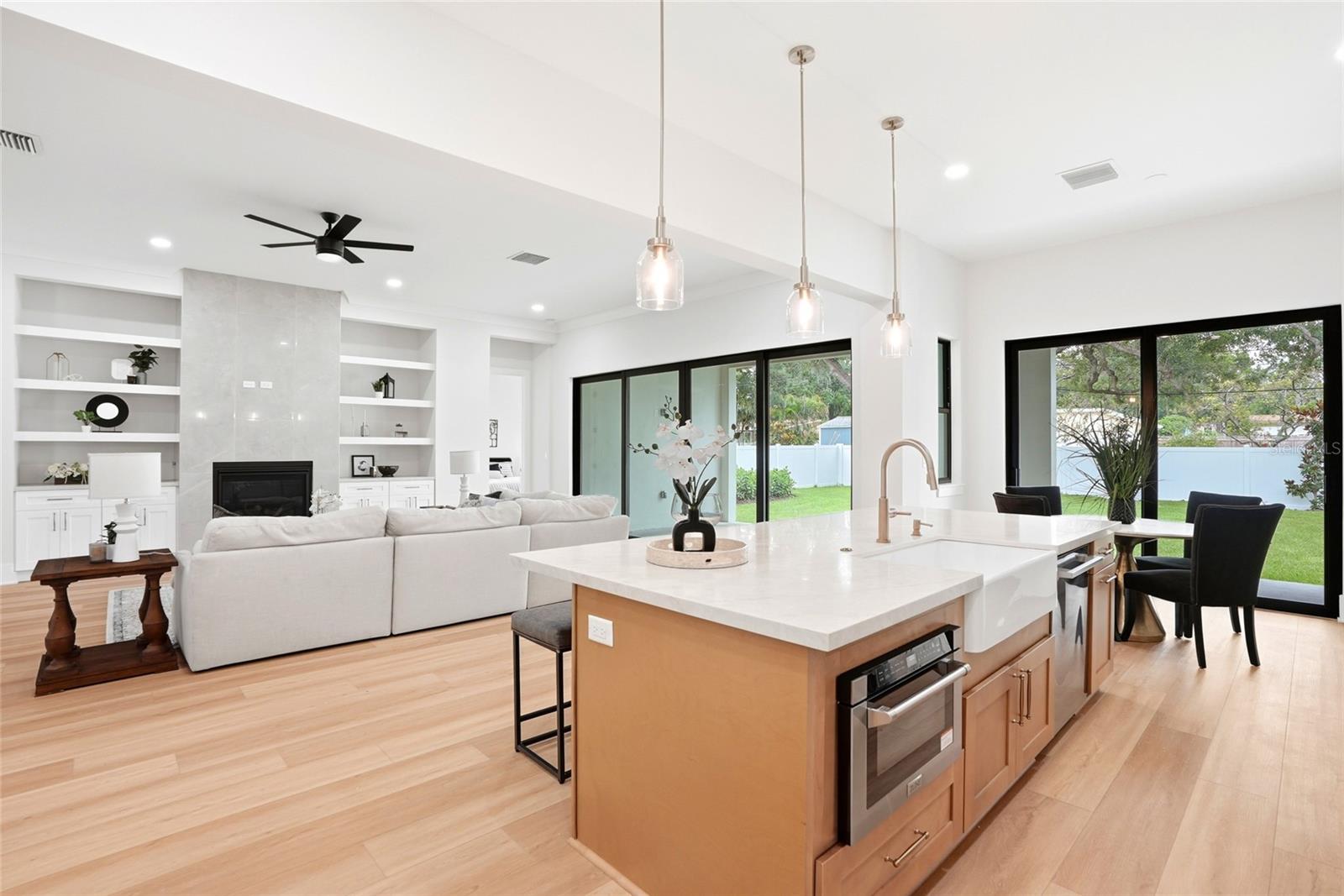 DE SOTO ESTATES - Residential