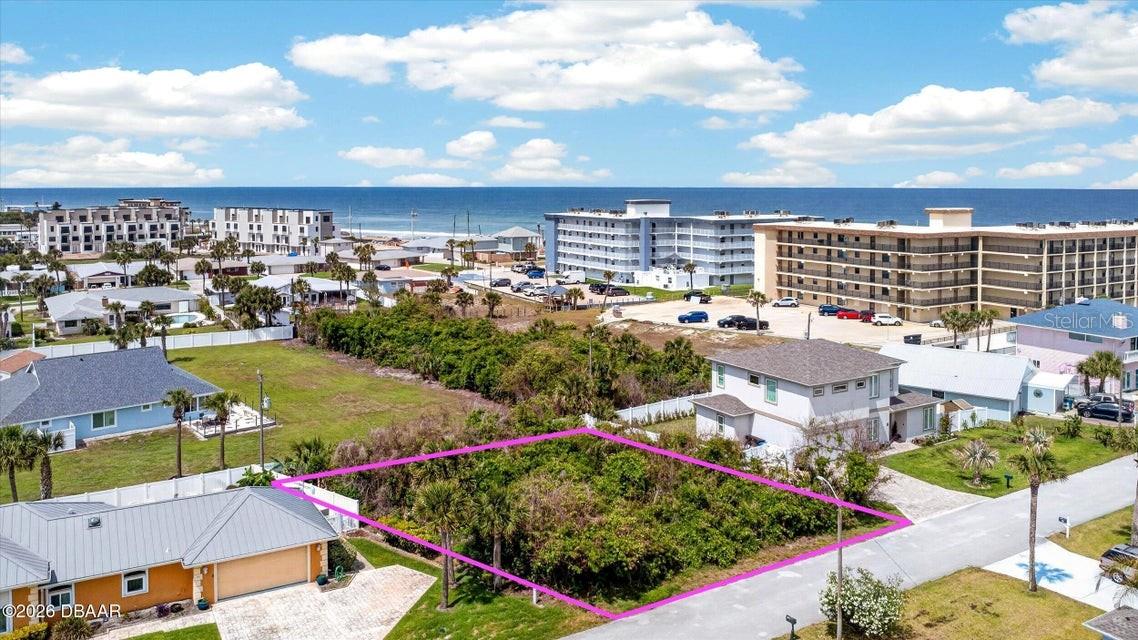 OCEAN BREEZE CIRCLE - Land