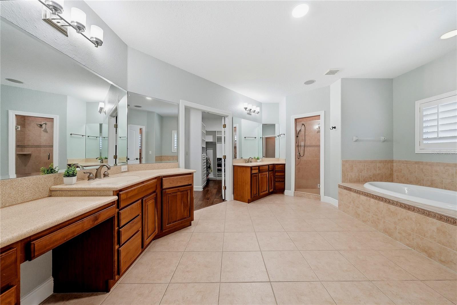 WARREN ESTATES - Residential