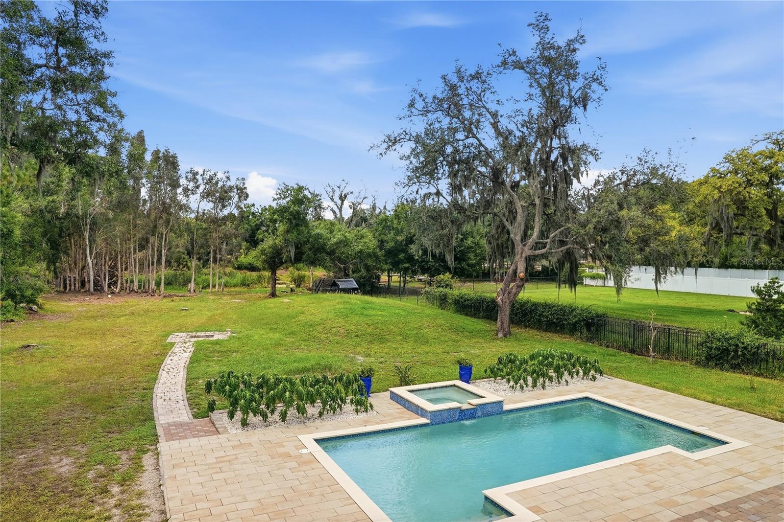 WARREN ESTATES - Residential