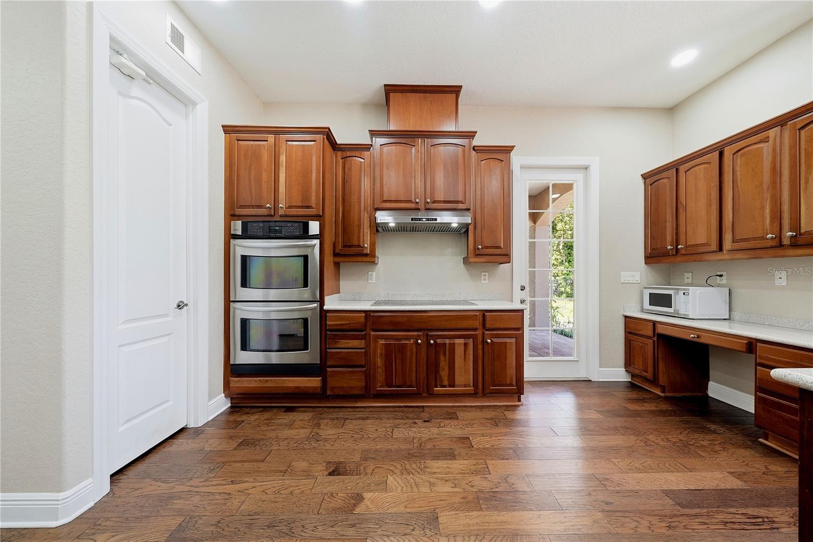 WARREN ESTATES - Residential