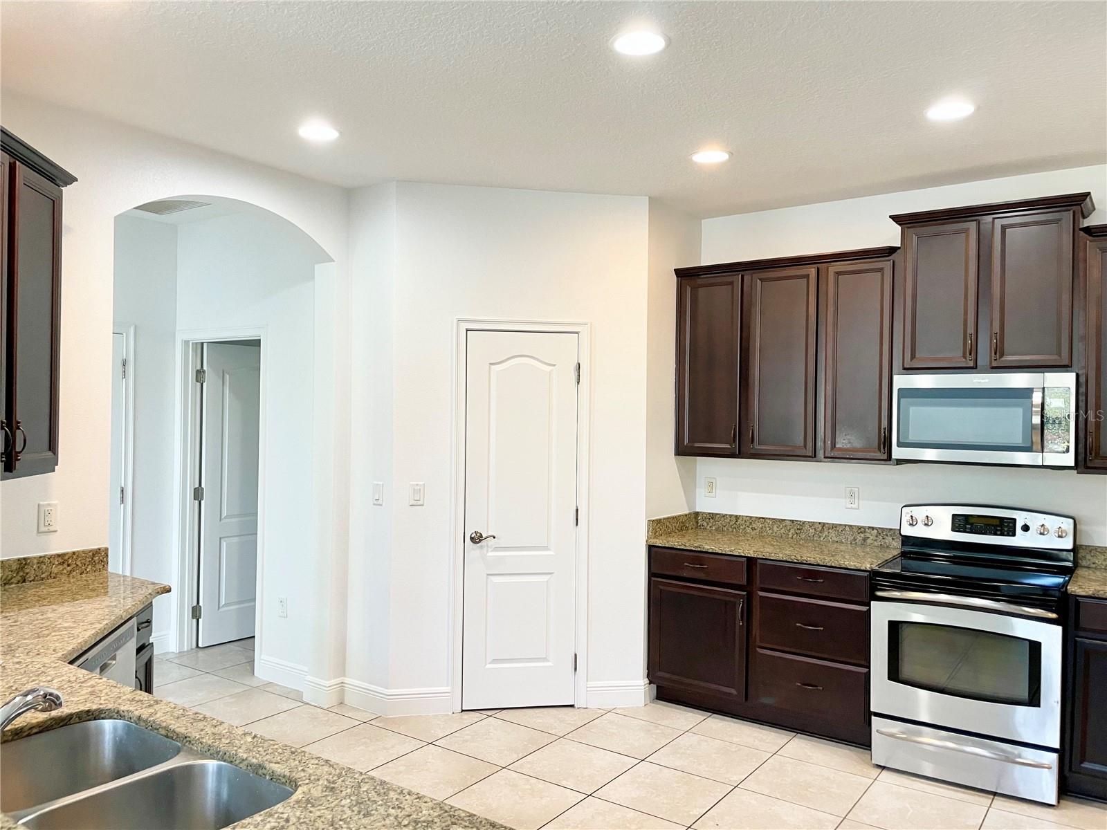 GRAND HAMPTON PH 5 - Residential Lease
