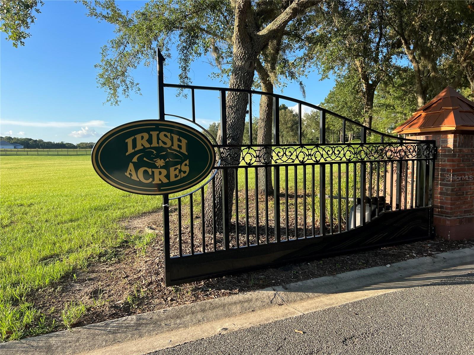 IRISH ACRES - Land