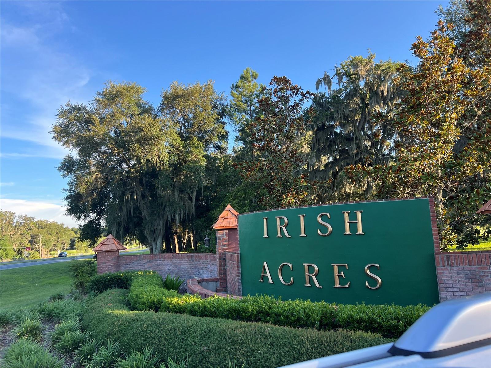 IRISH ACRES - Land